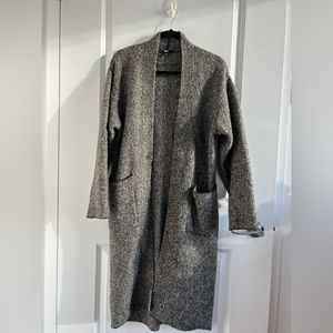 Long grey vest Uniqlo; size XS.